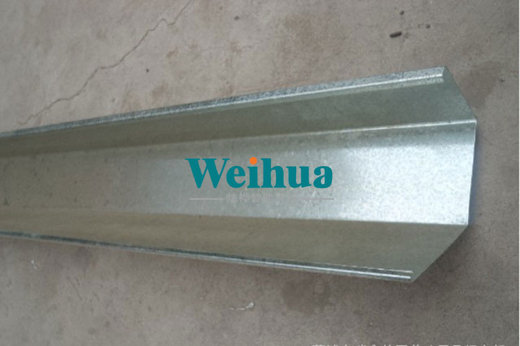 食槽自動成型機(jī)特點(diǎn)以及食槽安裝方法