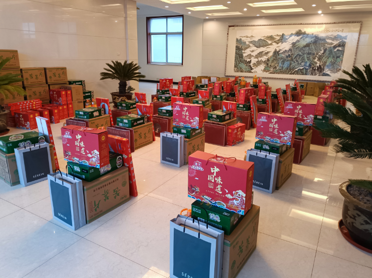 濰坊煒樺冷彎機械制造有限公司祝大家新春快樂，龍年大吉